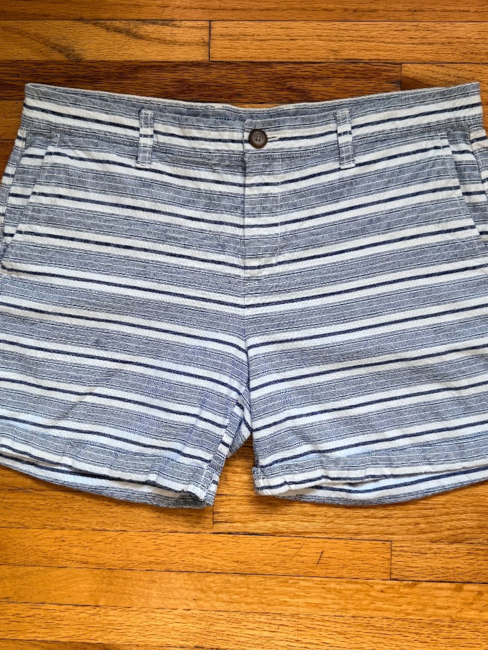🤍 Blue & White Striped Linen-Blend Shorts